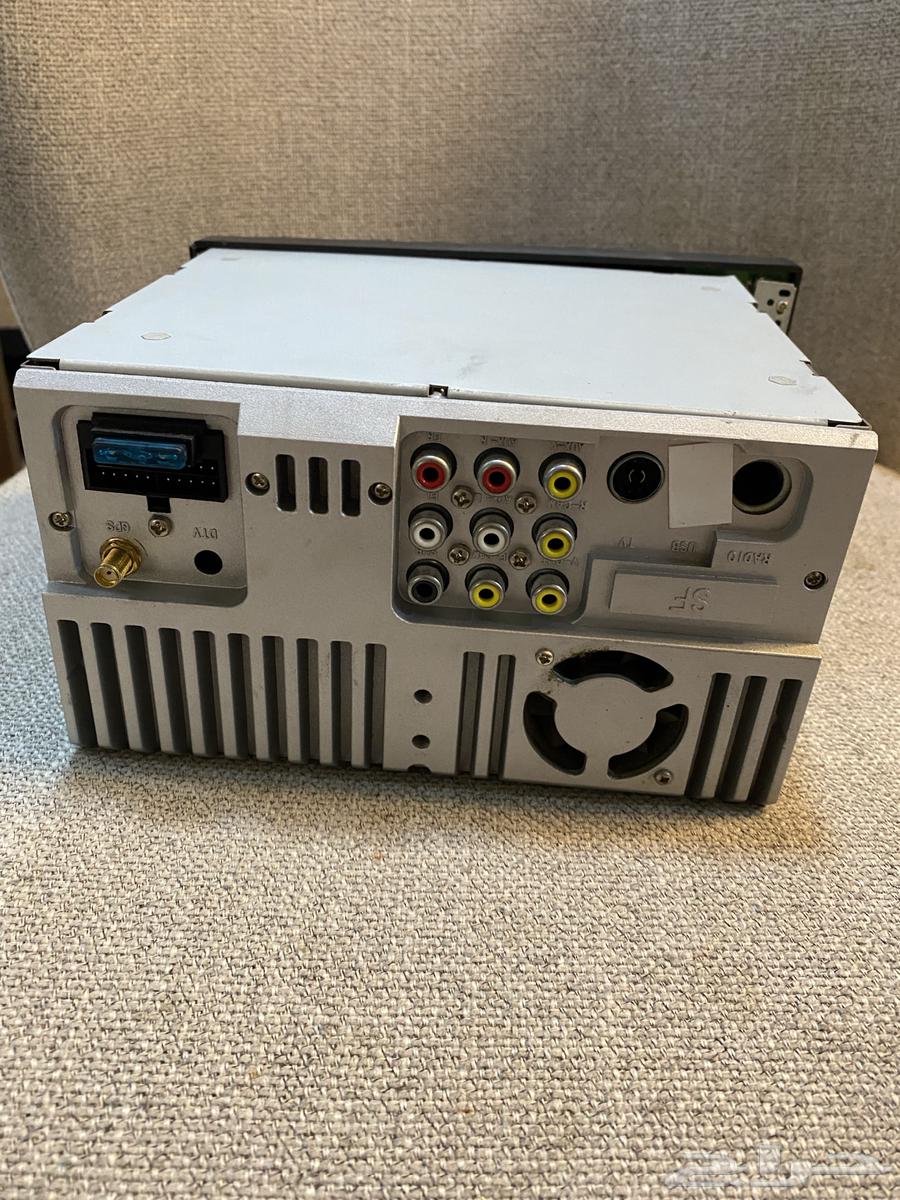 Car screen with CD DVD input64516381971585111