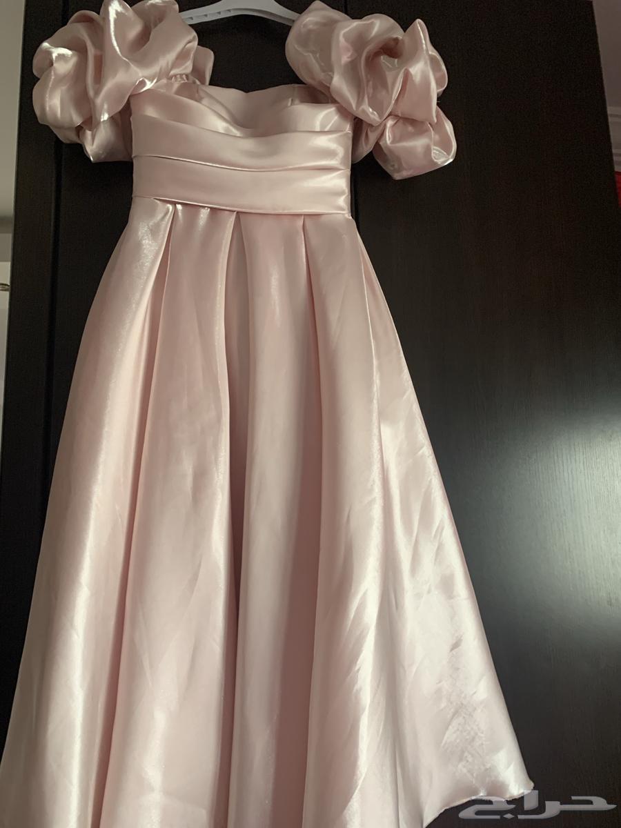 فستان ملكة للبيع وفساتين اخرى بحالة ممتازة   حي الروضة64373935064066112