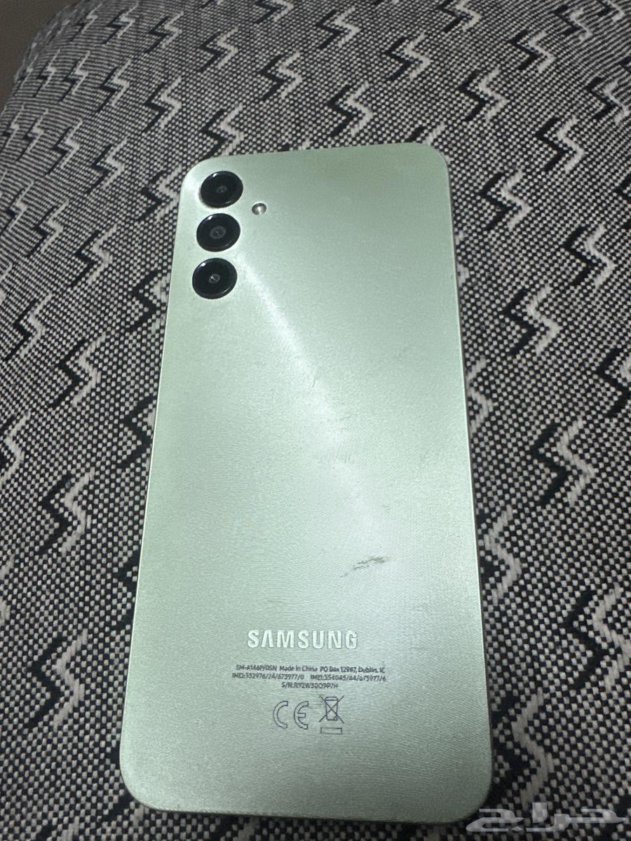 جوال سامسونج للبيع مستخدم 700 ريال قابل للتفاوض64375738754689111