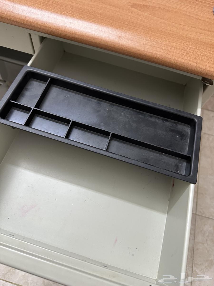 مكتب حديدي بسطح خشبي64375932139651110