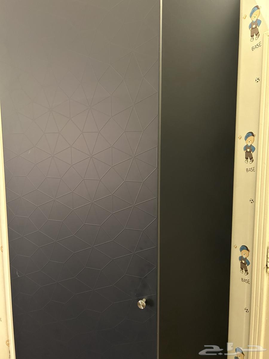 دولاب ملابس كحلي كبير بحالة ممتازة للبيع64369352553857113