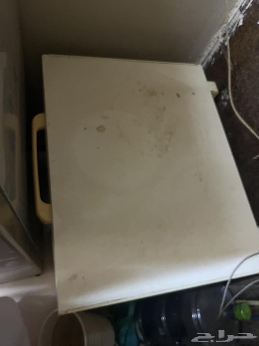 عندي ثلاجة هيتاشي و فريزر جينرال للبيع64368382768770114