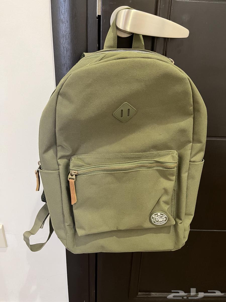 شنطه مدرسيه نظيفه جدااا ب 9064371365042561110