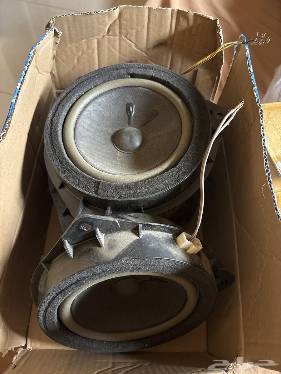 سماعات تويوتا برادو وبوري كورولا64366190039170112