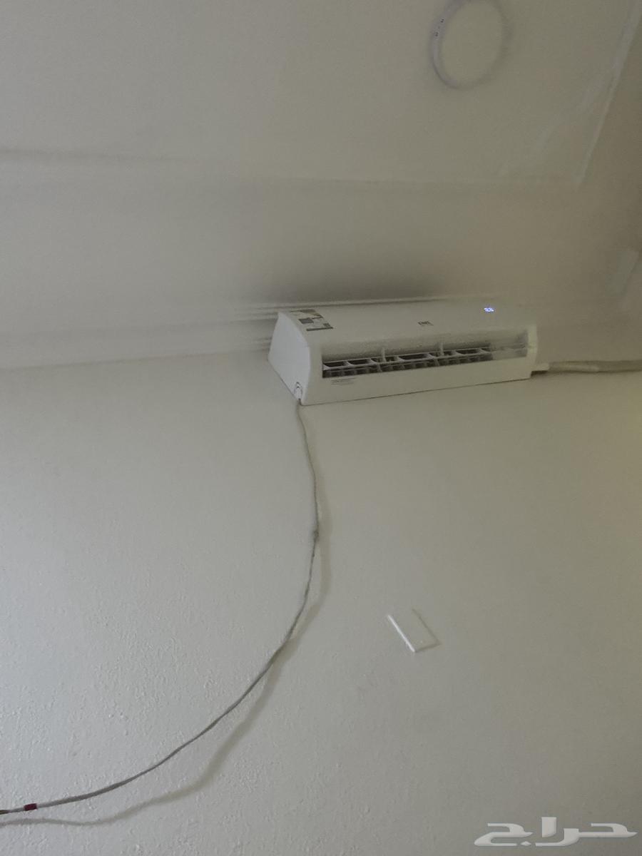 Semi-new split air conditioners, one Danst and the other Unics, one and a half ton64363517574785112