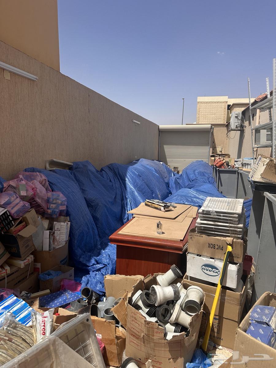 اغراض محل سباكة كاملة مع الرفوف64367784996738112