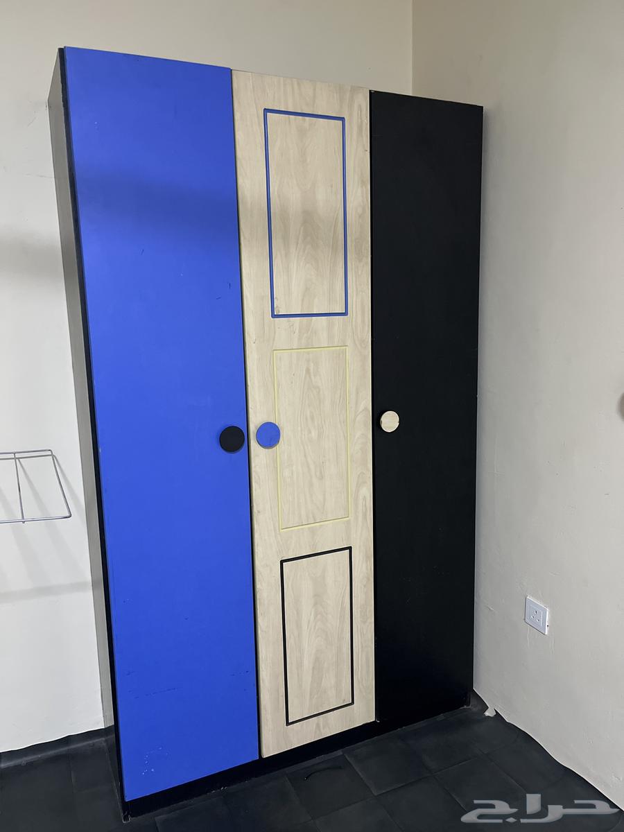 دولاب ملابس للبيع ب 300 قابل للمفاوضه64364262644995111