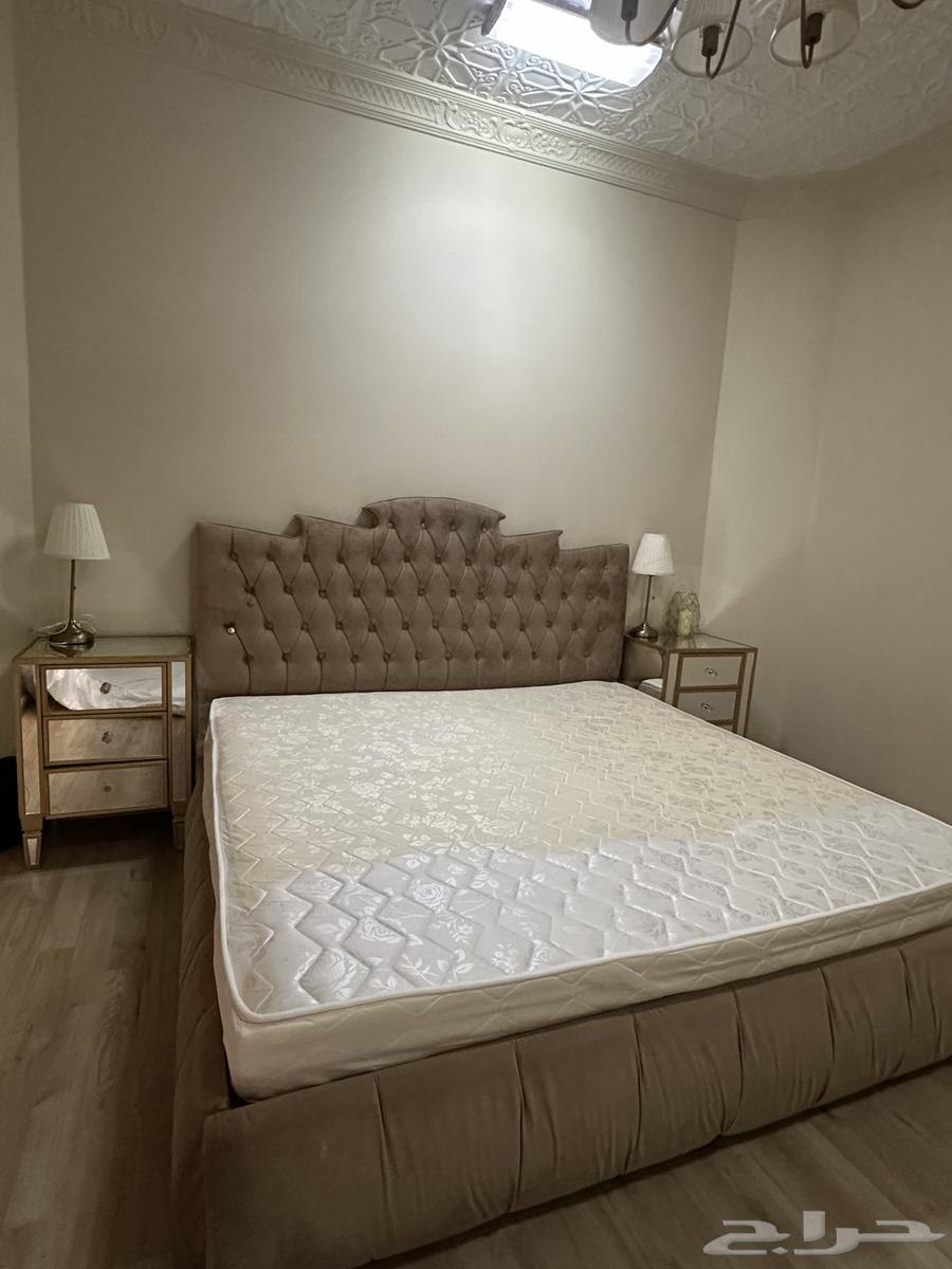 غرفه نوم نظيفه جدا للبيع64371176358145112