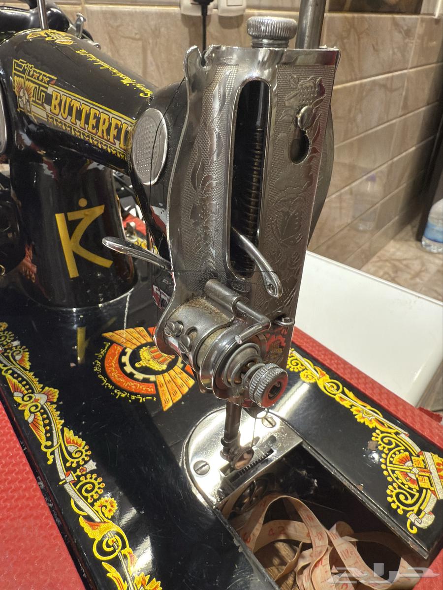 مكينة خياطة قديمة جدا ونظيفة ع الشرط64372799009282113