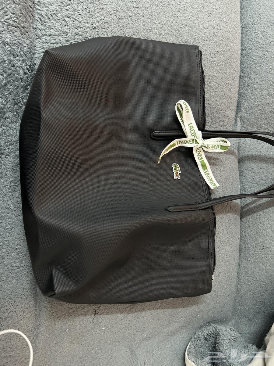 شنطه لاكوست مقاس لارج جديده64370554682498110