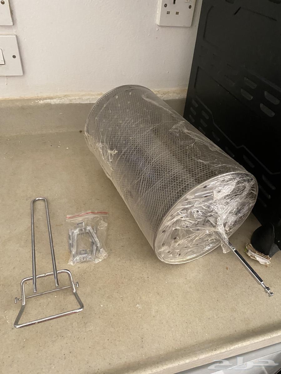 فرن كهربائي ماركة الهمر مع ملحقاته وصياني معدن وقواعد كيك64365983093890111