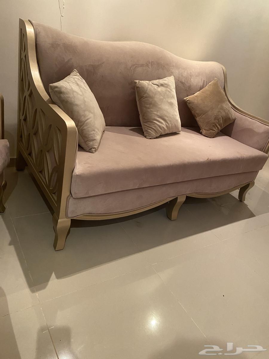 كنب مجلس خمس قطع بحالة شبة جديد64370198577794110