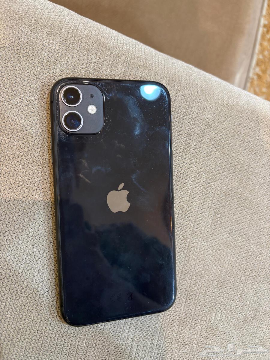 ايفون 11 مخزن من 2019 سعة 128 قيقا شاشة اصليه64372317227779112