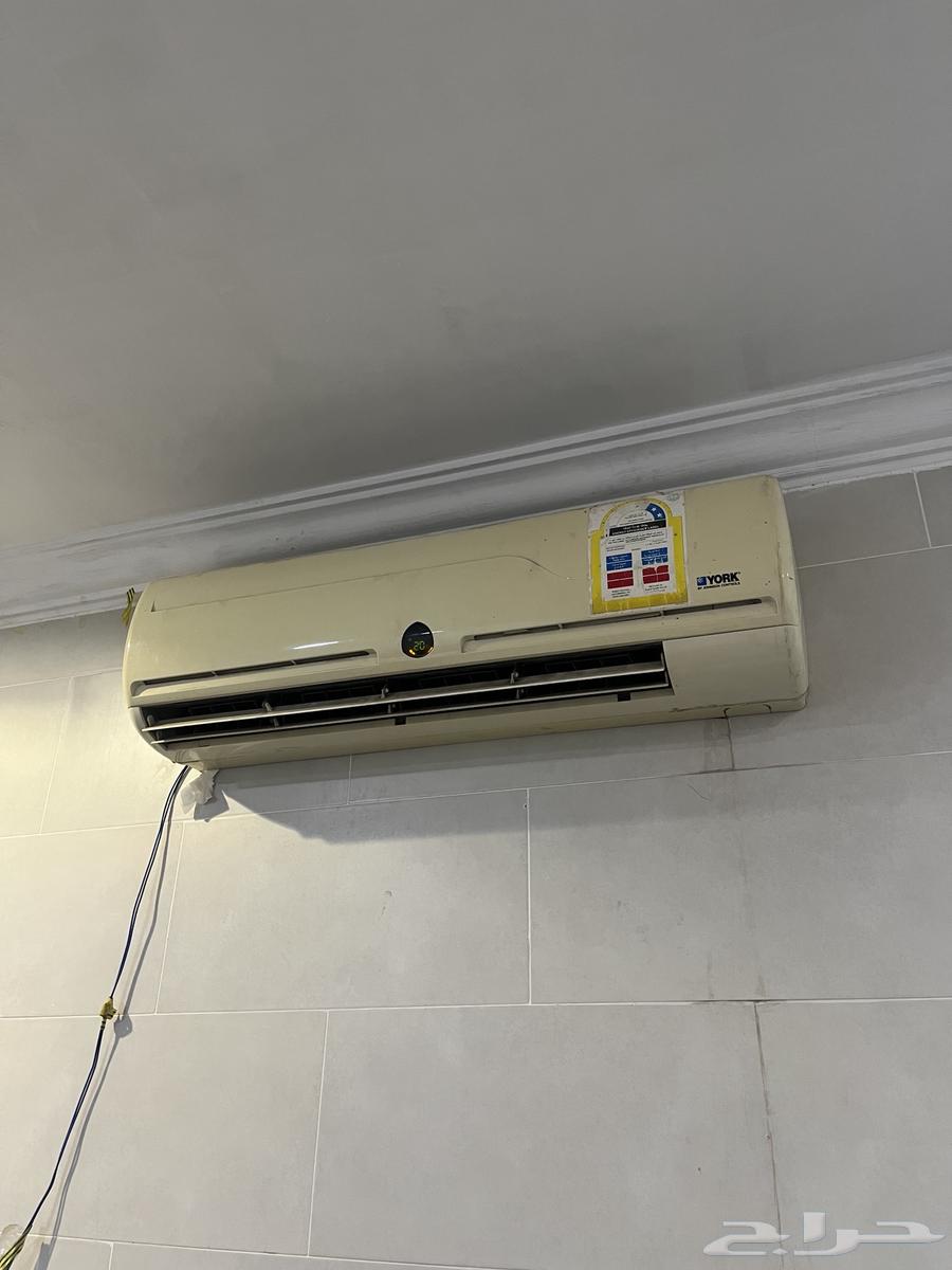 مكيف يورك مستخدم 2 طن . بارد64376392497153110