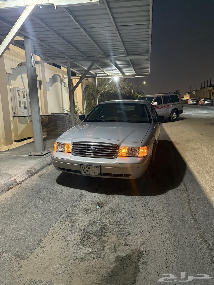 فورد فكتوريا 2011 ذهبي64513214192002110