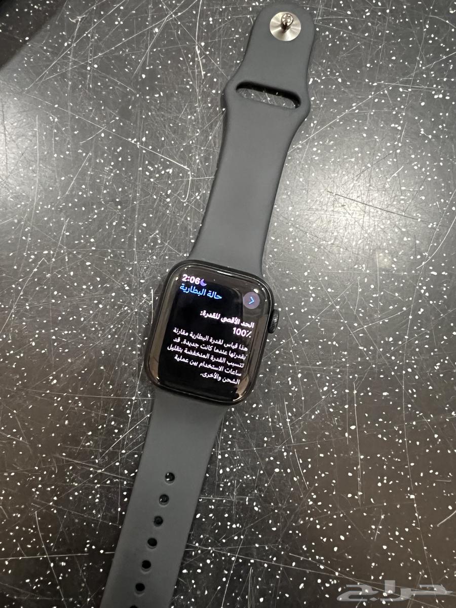 Apple Watch 8 new with light use, battery 100%64375186079491111