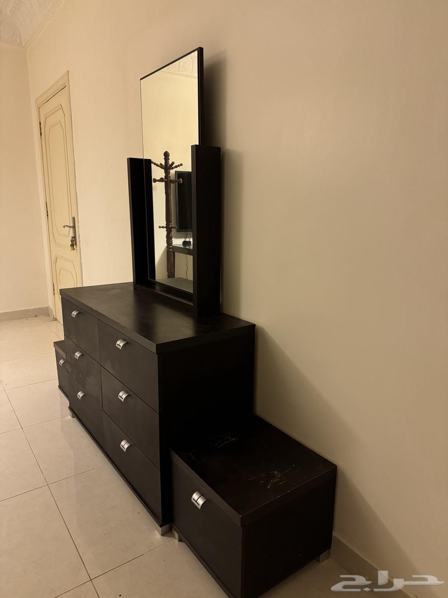 Wardrobe, table, and dresser64376377397762111