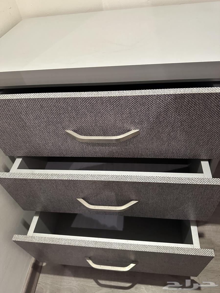 تسريحة مستعمله للبيع على السوم64375022967171113