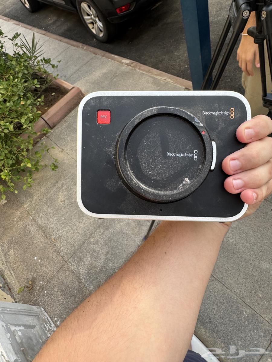 For sale Black Magic camera with two lenses, SSD, and stand64375946976257111