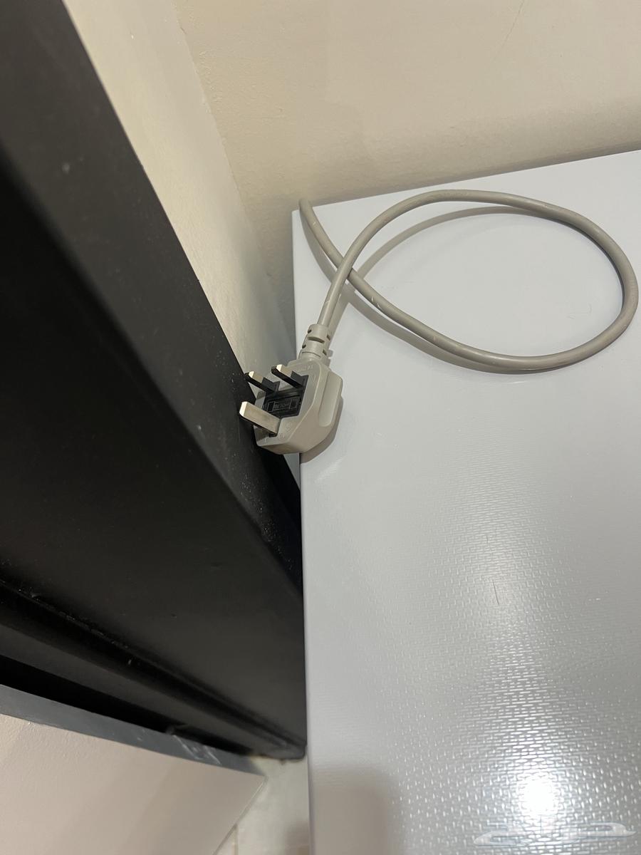 A completely fine refrigerator with no issues64365791618689113