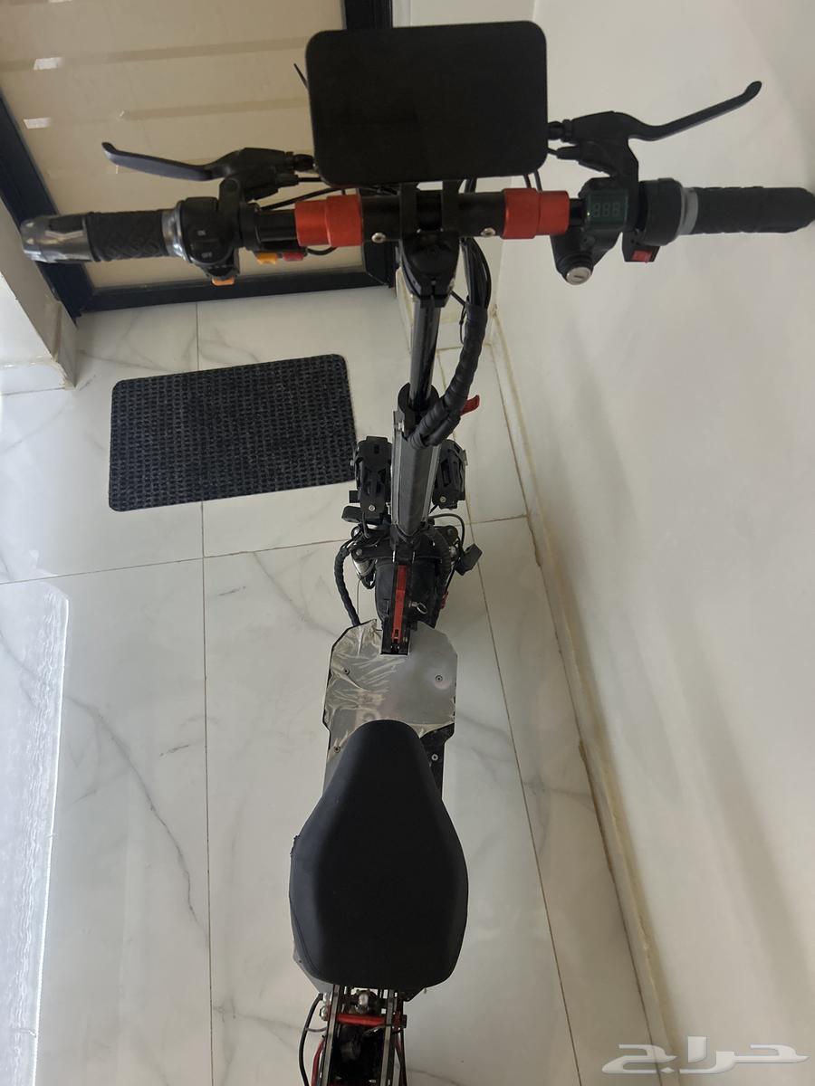 Scooter for sale with front and rear dual motors, four wheels, 4000 watts, very fast with screen64372097437186113