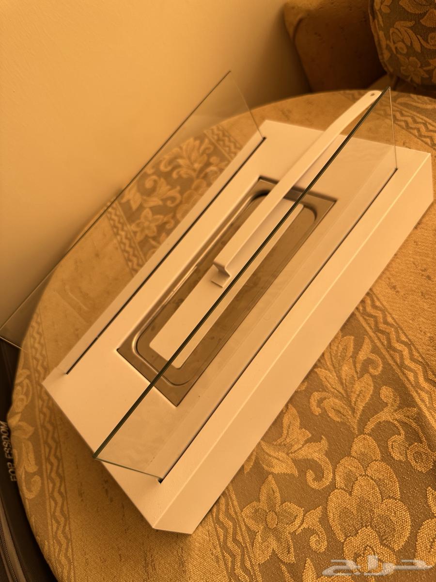 Rectangular heater on the table64365469378051112