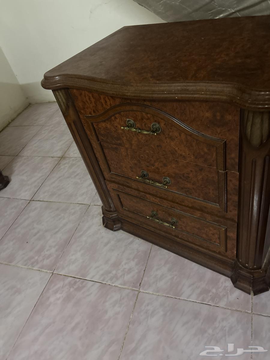 Items for sale: double bed with mattress, dressing table with mirror, and washing machine64375946944001113