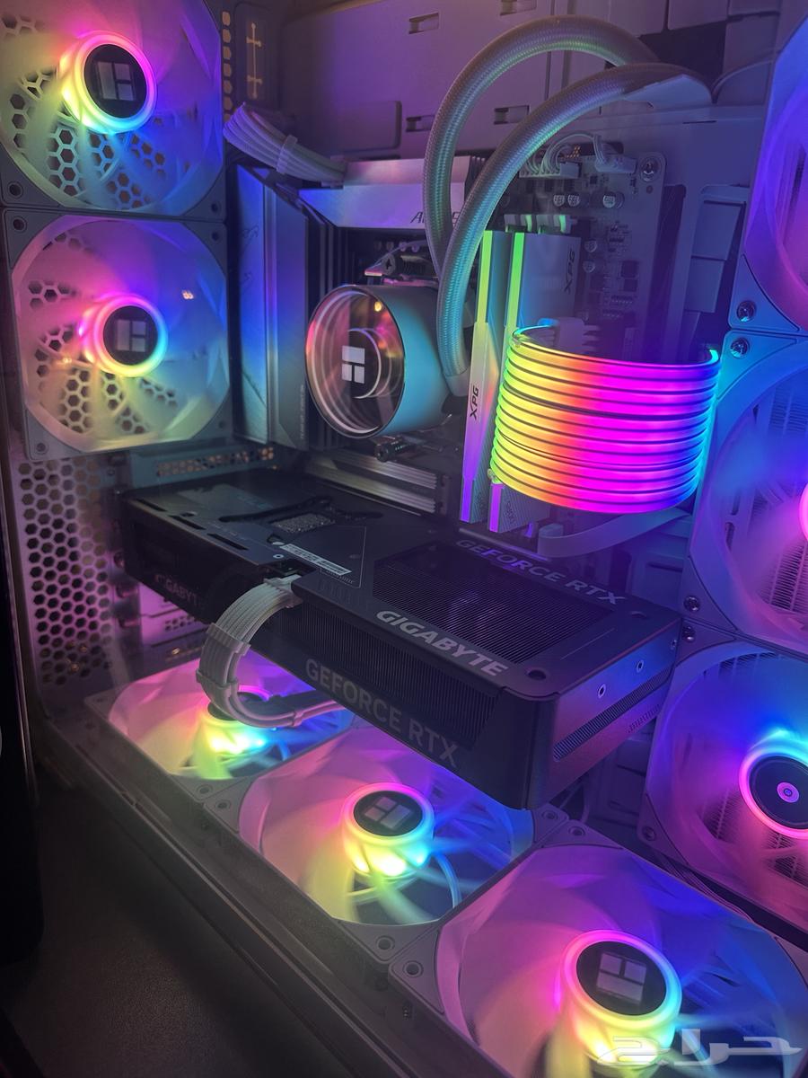 RTX 5070 Graphics Card64376584860163111