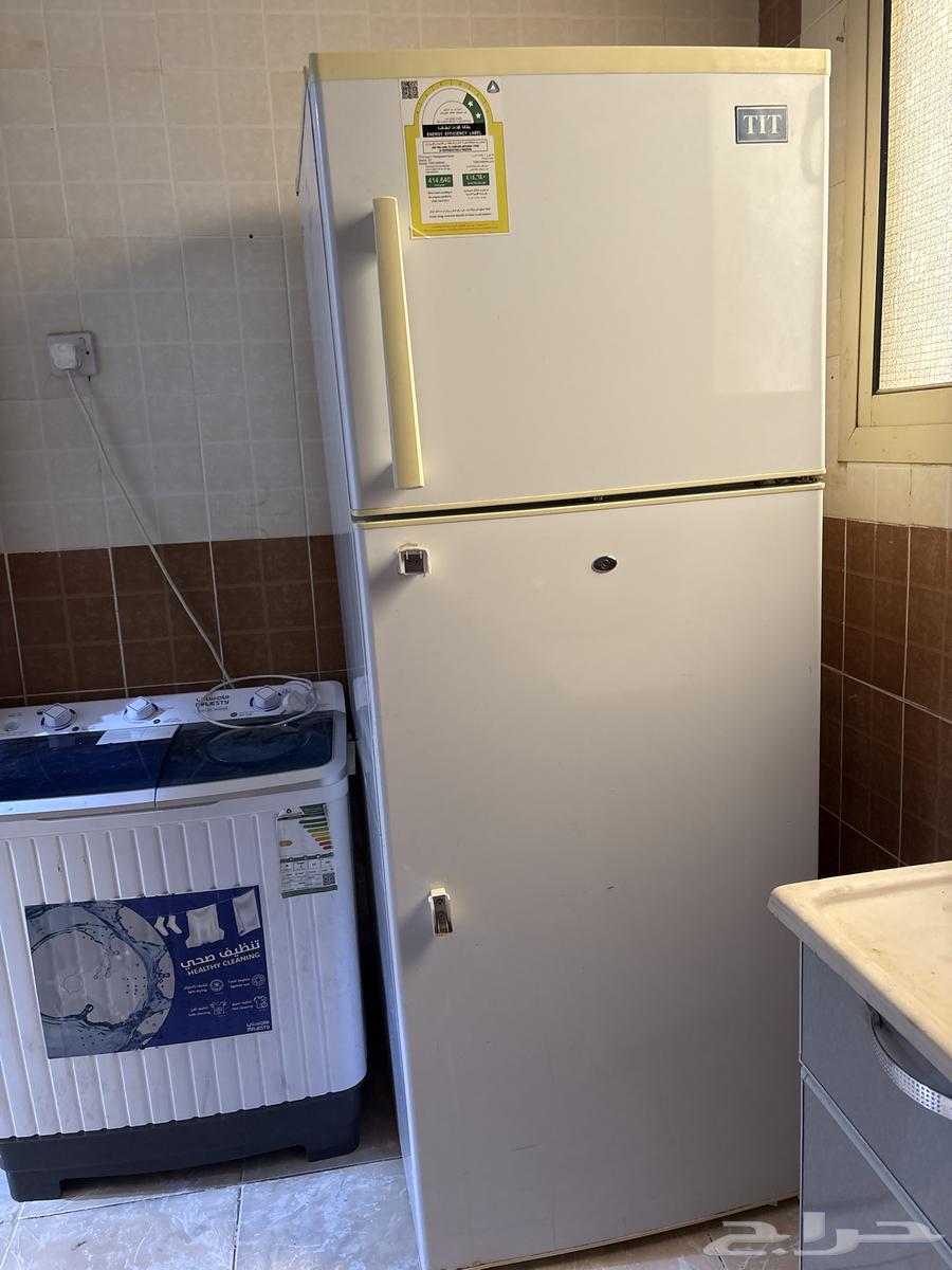 ثلاجة كبيرة نظيفة 10064366056627587110
