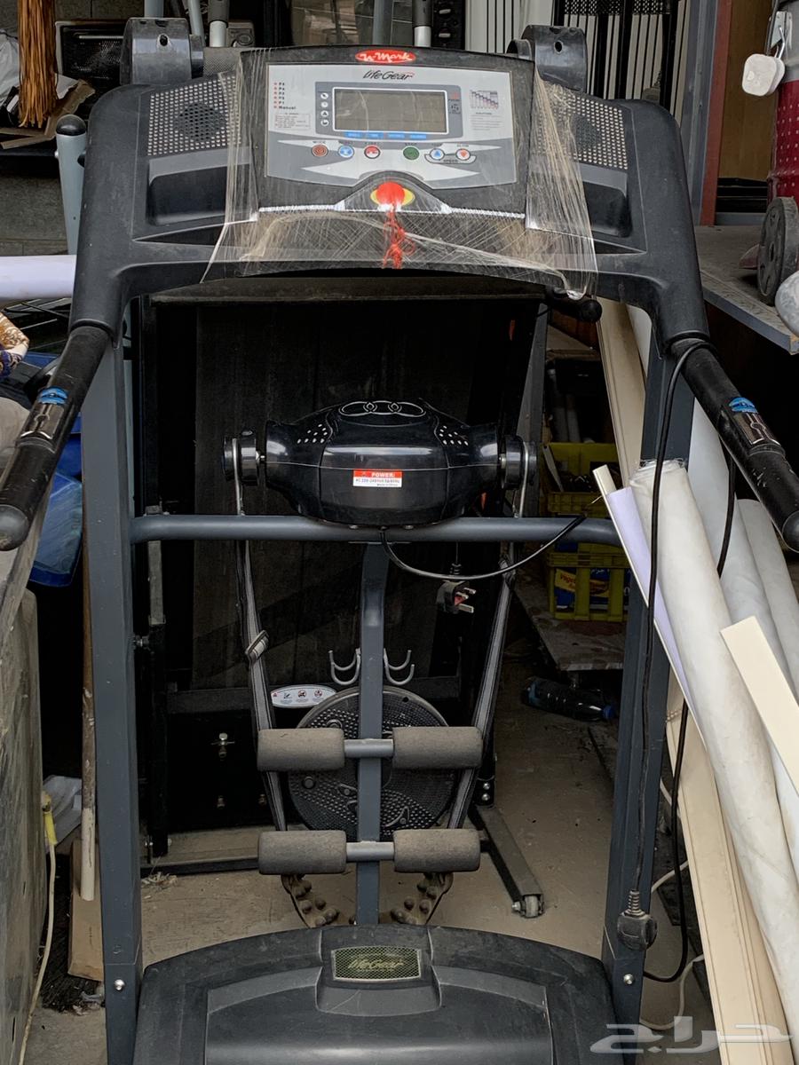 Working treadmill in good condition with vibration device64371089234179111