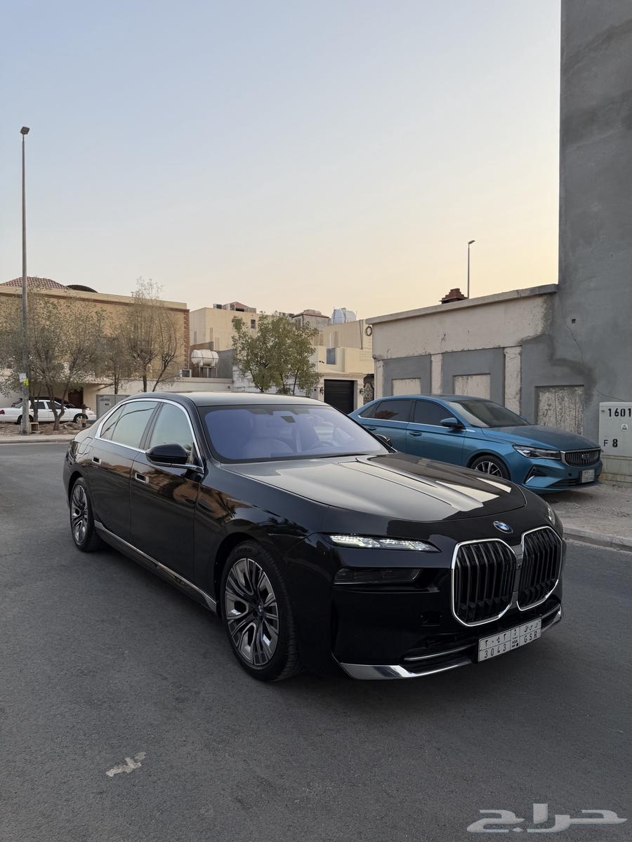 بي ام دبليو 2023 EXCELLENCE LINE LI73564516310821633112