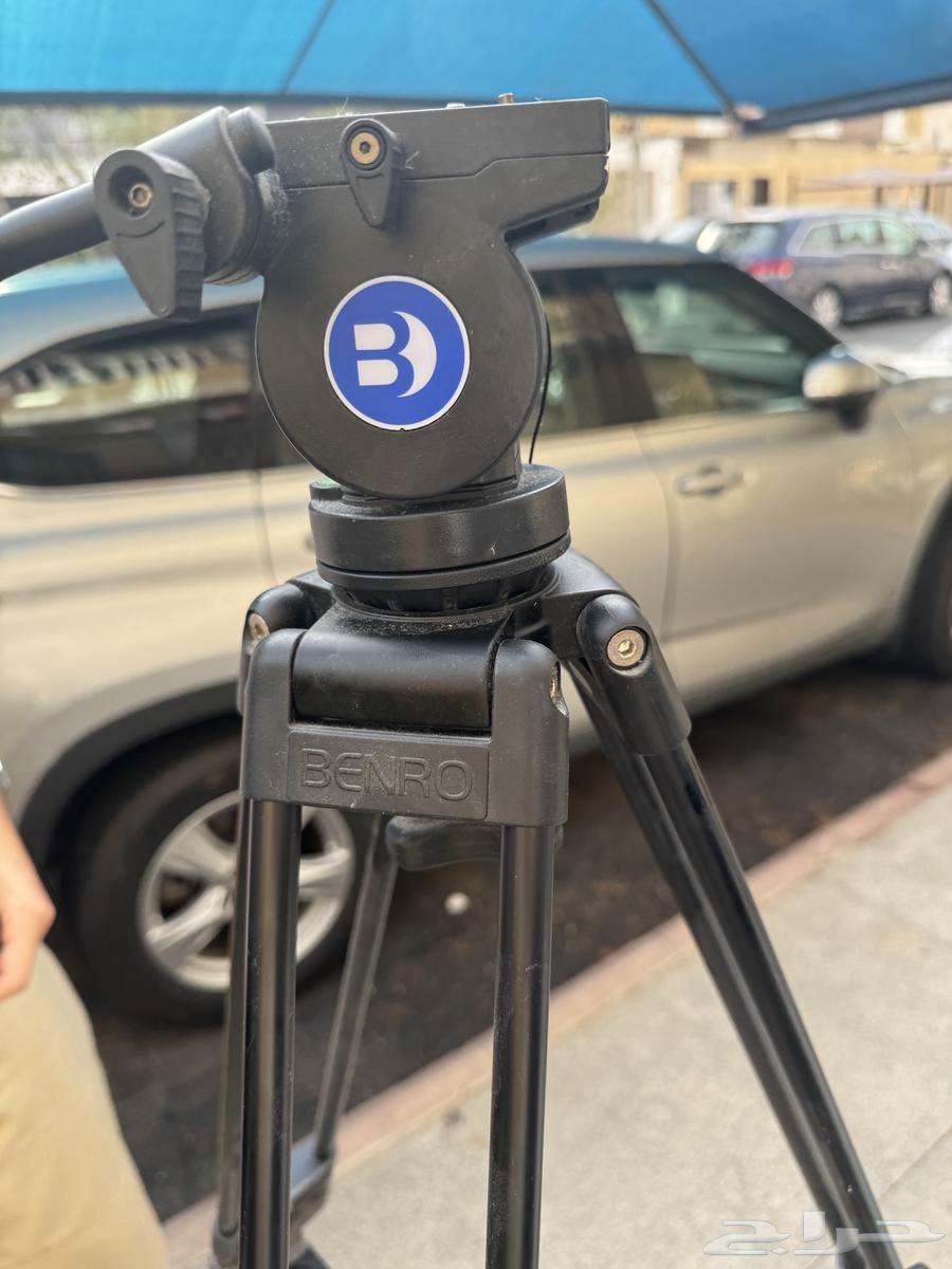 For sale Black Magic camera with two lenses, SSD, and stand64375946976257113