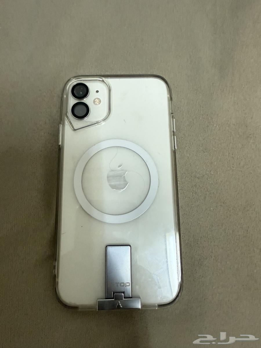 أيفون 11 لون ابيض64375633040386111