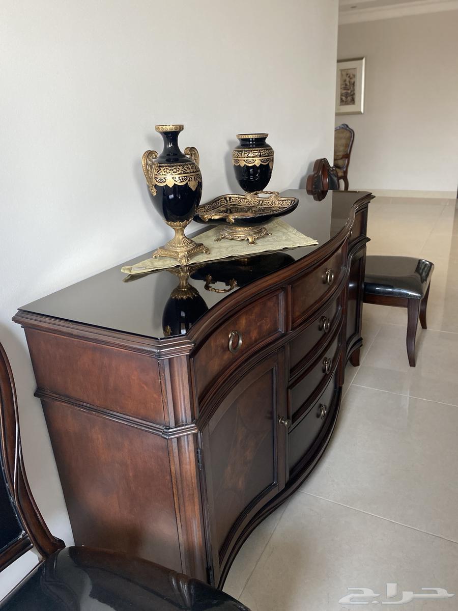 Dining table and shelves64376690260225114