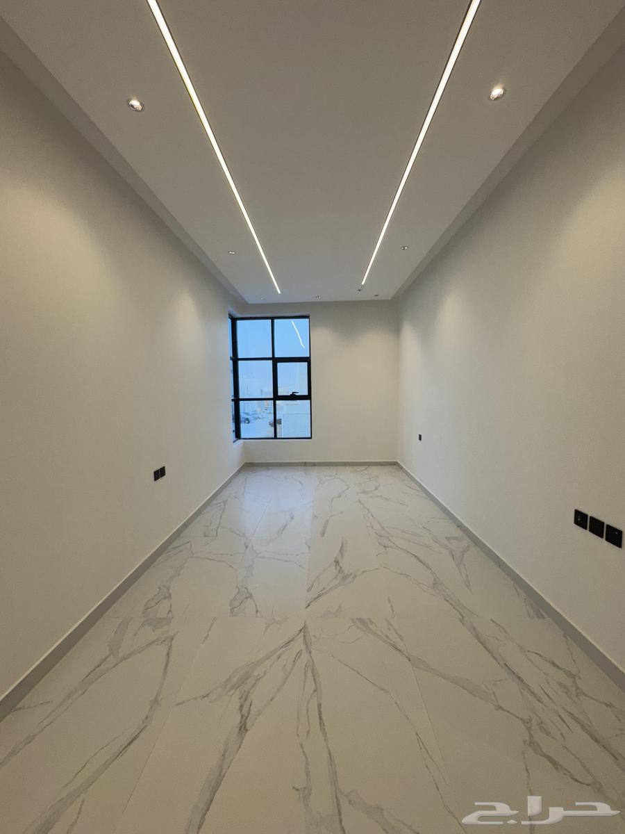 For sale, first floor with distinctive area, Al-Janadriyah neighborhood63613873070849113