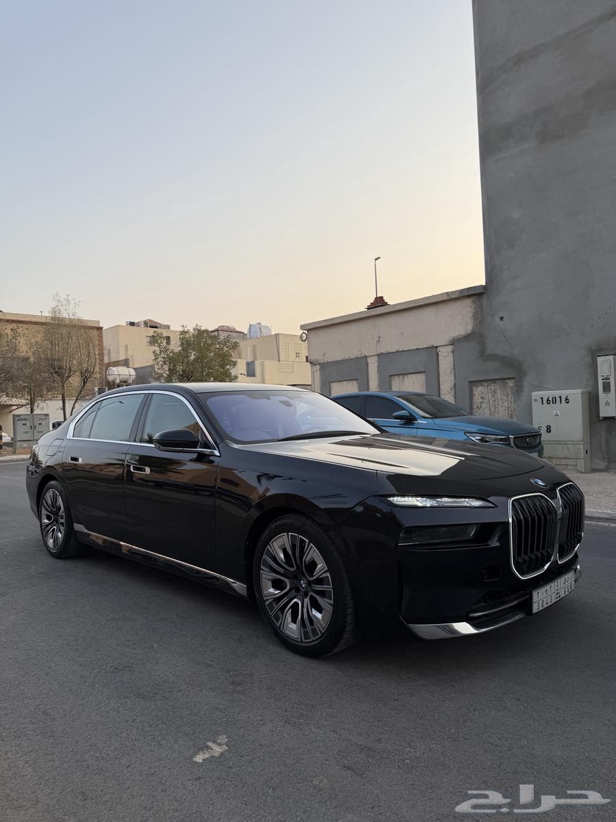 بي ام دبليو 2023 EXCELLENCE LINE LI73564516310821633113