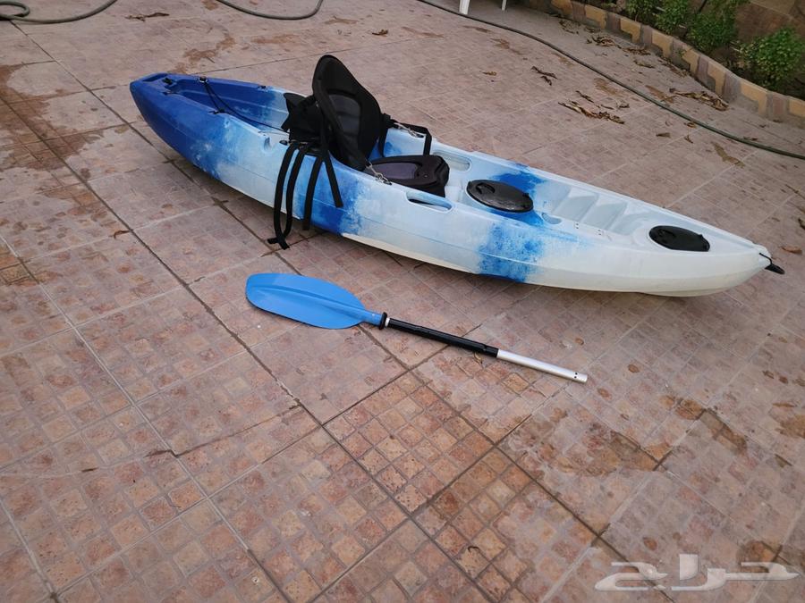 قارب صغير للبيع مع مجداف واح kayak64373462768771111