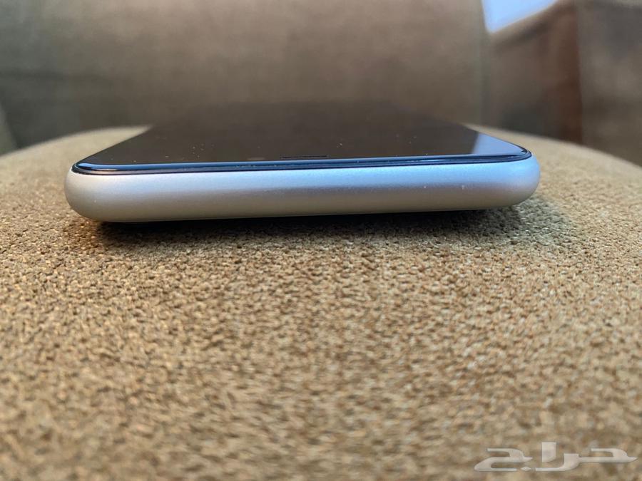 ايفون 11 عادي ابيض64362966423681112