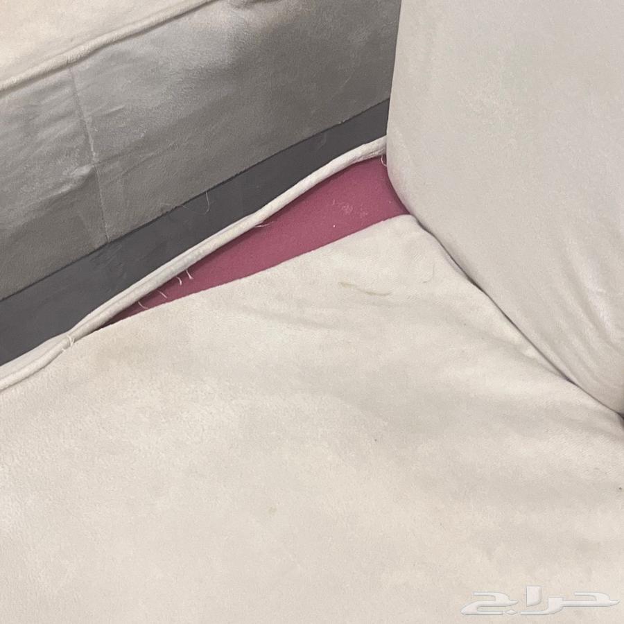 Sofa Set and Table64373536434817113