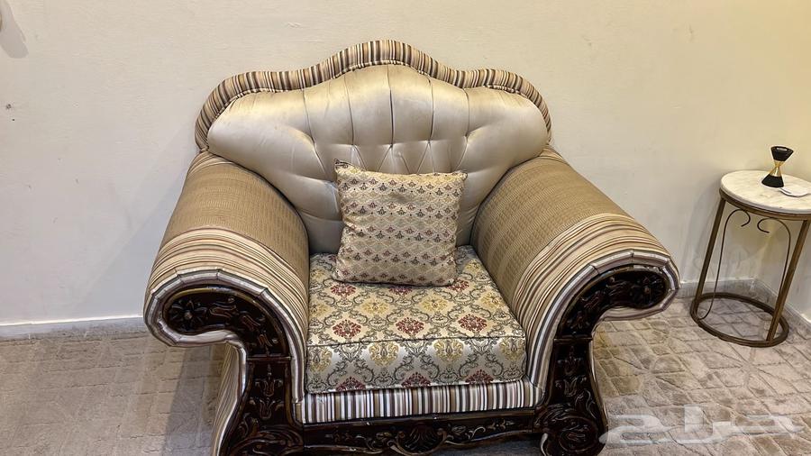 كنب مجلس يكفي 7 اشخاص ومعه 7 مخدات64368791330819112