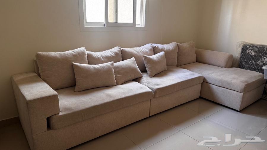 Two sofa sets, each set accommodates 7 people64369718742913111