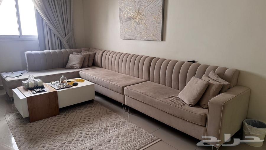 Two sofa sets, each set accommodates 7 people64369718742913112