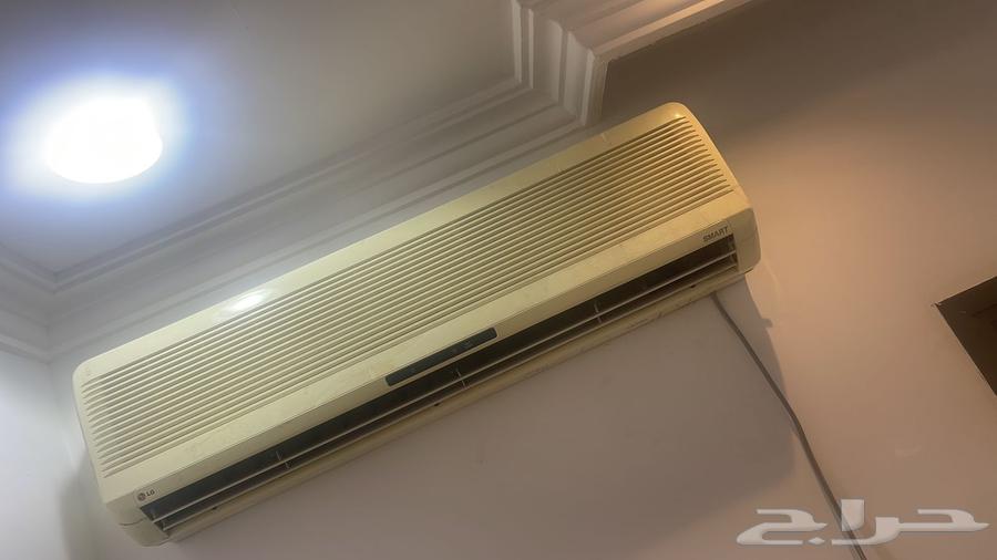 Three split air conditioners in good condition with excellent cooling64371774119043111