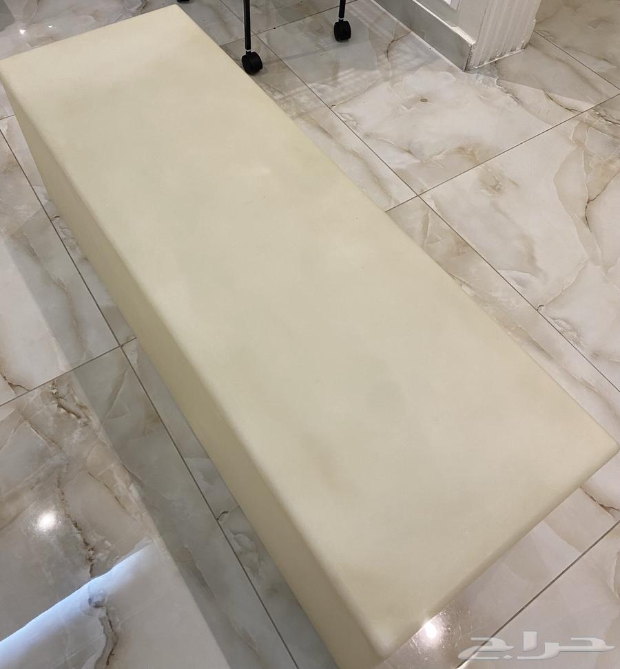 Glow table64365454705539111