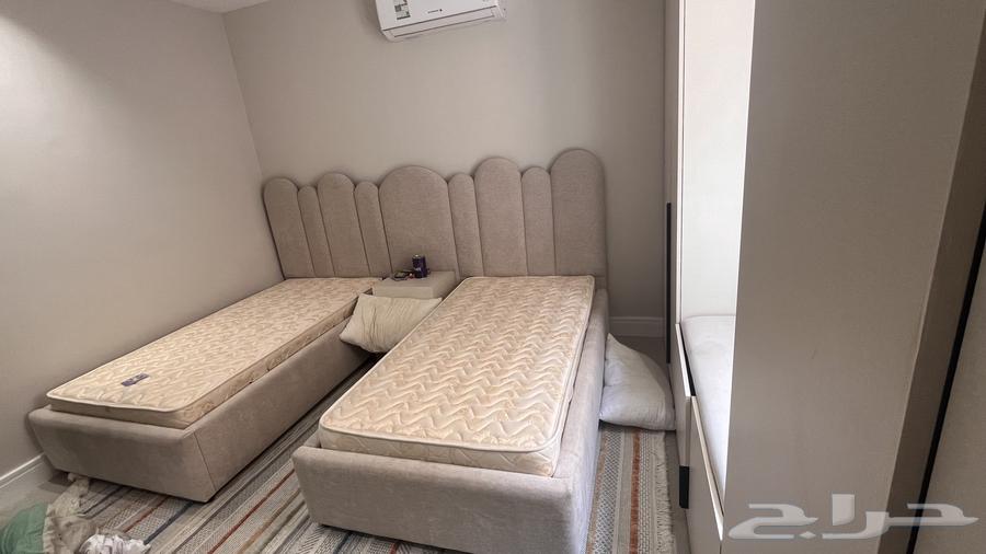 للبيع غرفة نوم اطفال شبه جديدة64372023617025110