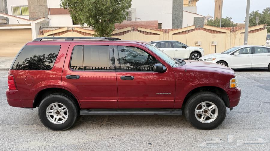 فورد إكسبلورر 2004 كل شيء بحالة جيدة64518732975875111