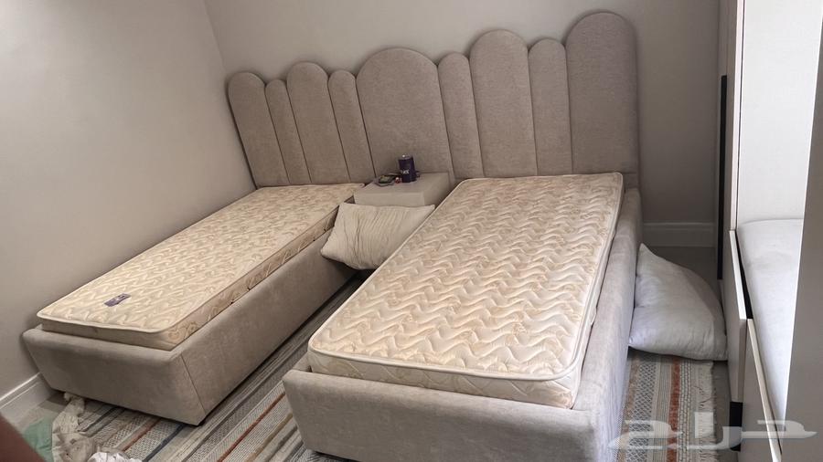 للبيع غرفة نوم اطفال شبه جديدة64372023617025111