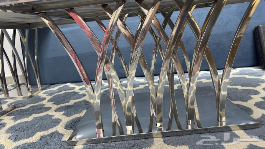 Tables and beds with bedding64369396599810114