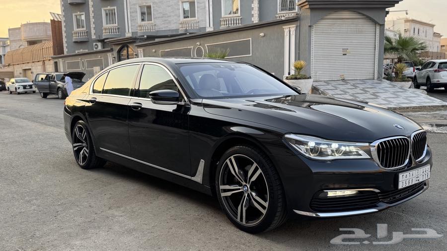 BMW 730 201963618062367106112