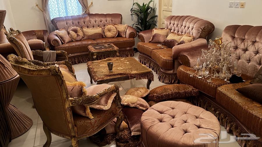 Sofa in its original condition64376690268162110